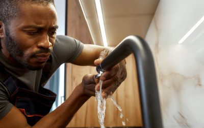 What are some plumbing emergencies?